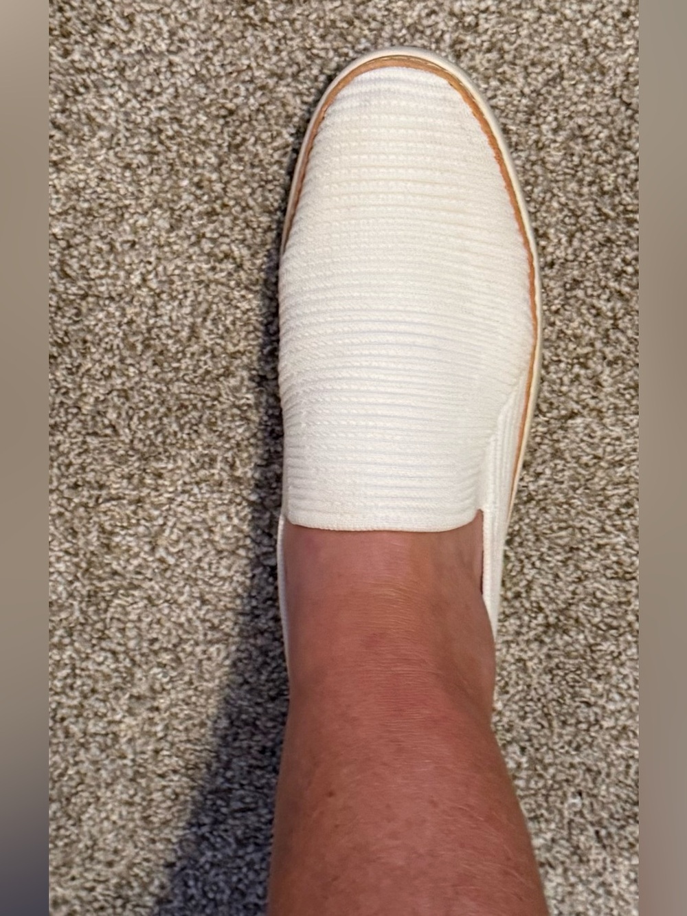 UGG Slip-On Loafer in White with Tan Trim Size 10
